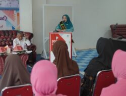 Buka Bimtek Membaca Nyaring, Hj. Kurniah Patahudding : Kita Akan Terus Mendorong Peningkatan Indeks Literasi Masyarakat.
