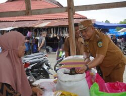 Pastikan Stok Aman Jelang Lebaran, Bupati Luwu Pantau Harga di Pasar Cilallang