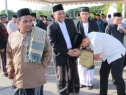 Bupati Luwu Shalat Idul Fitri Bersama Ribuan Warga di Lapangan Andi Djemma