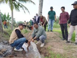Atasi Kekeringan Sawah, Bupati Luwu Penyerahan Pompa Air dan Rencanakan Sumur Bor