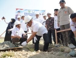 Bupati Luwu Letakkan Batu Pertama Pembangunan Kampung Nelayan Merah Putih